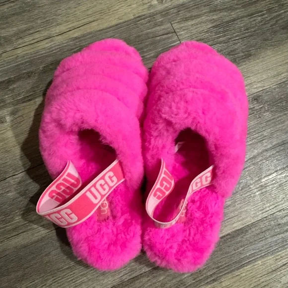 Hot Pink UGG slippers size 9 - Picture 1 of 3